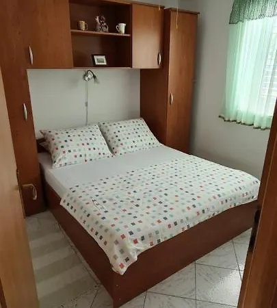 Apartment Ante *