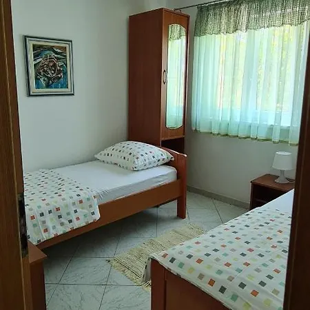 Ante Apartment