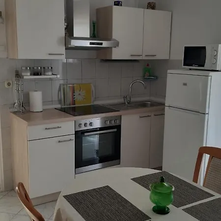 Apartment Ante *