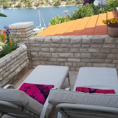 Apartamento Ante Nečujam