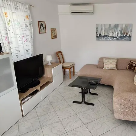 Apartment Ante *